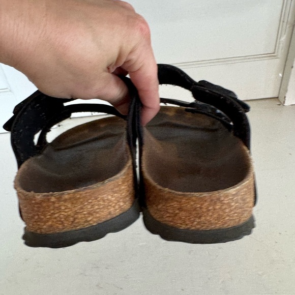 Birkenstock black Arizona sandals size 37 (women’s US6). - Picture 5 of 8